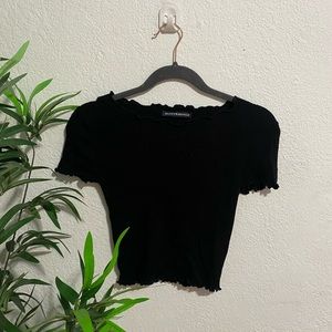 Brandy Melville black cropped baby tee lettuce scallop edge